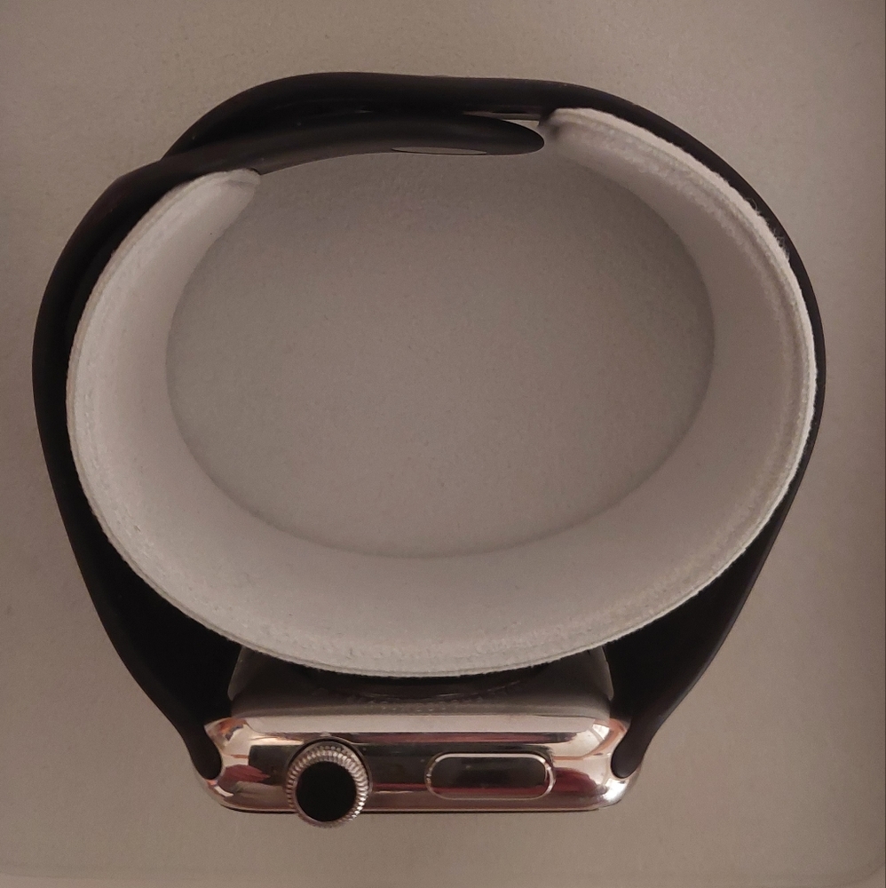 Apple Watch Sport 42mm (1st gen) - Picture 3 of 5